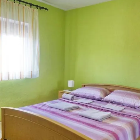 Ostanak kod kuće Apartman Nikolic *